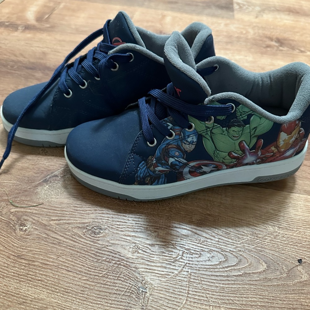 Avengers Heelys kids size 5